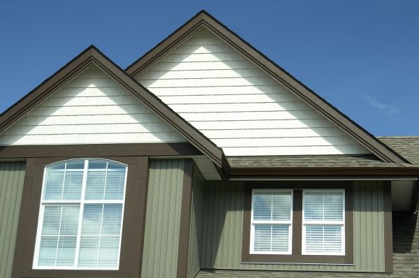 Vertical Vinyl Siding Repair in Stillwater